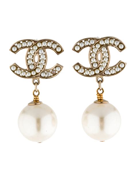 drop Chanel earrings fashion